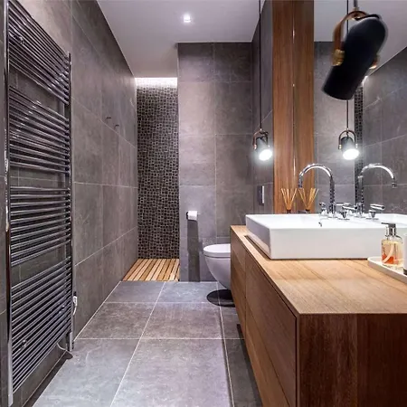 Luxurious 4br Chalet In Kitzbuehel- What'app - 0034-635-520-036 - For Reservations!!