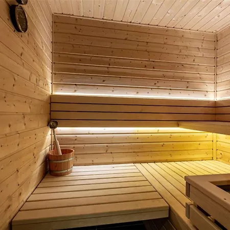Luxurious 4br Chalet In Kitzbuehel- What'app - 0034-635-520-036 - For Reservations!!