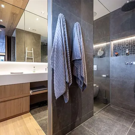 Luxurious 4br Chalet In Kitzbuehel- What'app - 0034-635-520-036 - For Reservations!! Willa Reith bei Kitzbühel
