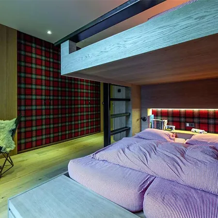 Luxurious 4br Chalet In Kitzbuehel- What'app - 0034-635-520-036 - For Reservations!! Willa