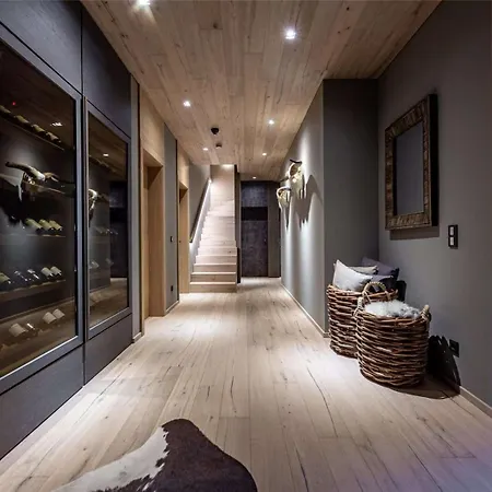 Luxurious 4br Chalet In Kitzbuehel- What'app - 0034-635-520-036 - For Reservations!! Willa *