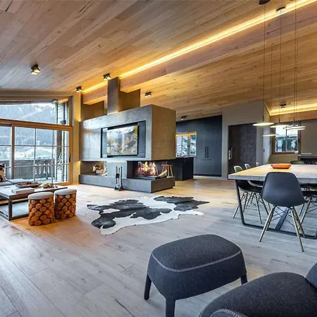 Luxurious 4br Chalet In Kitzbuehel- What'app - 0034-635-520-036 - For Reservations!! *